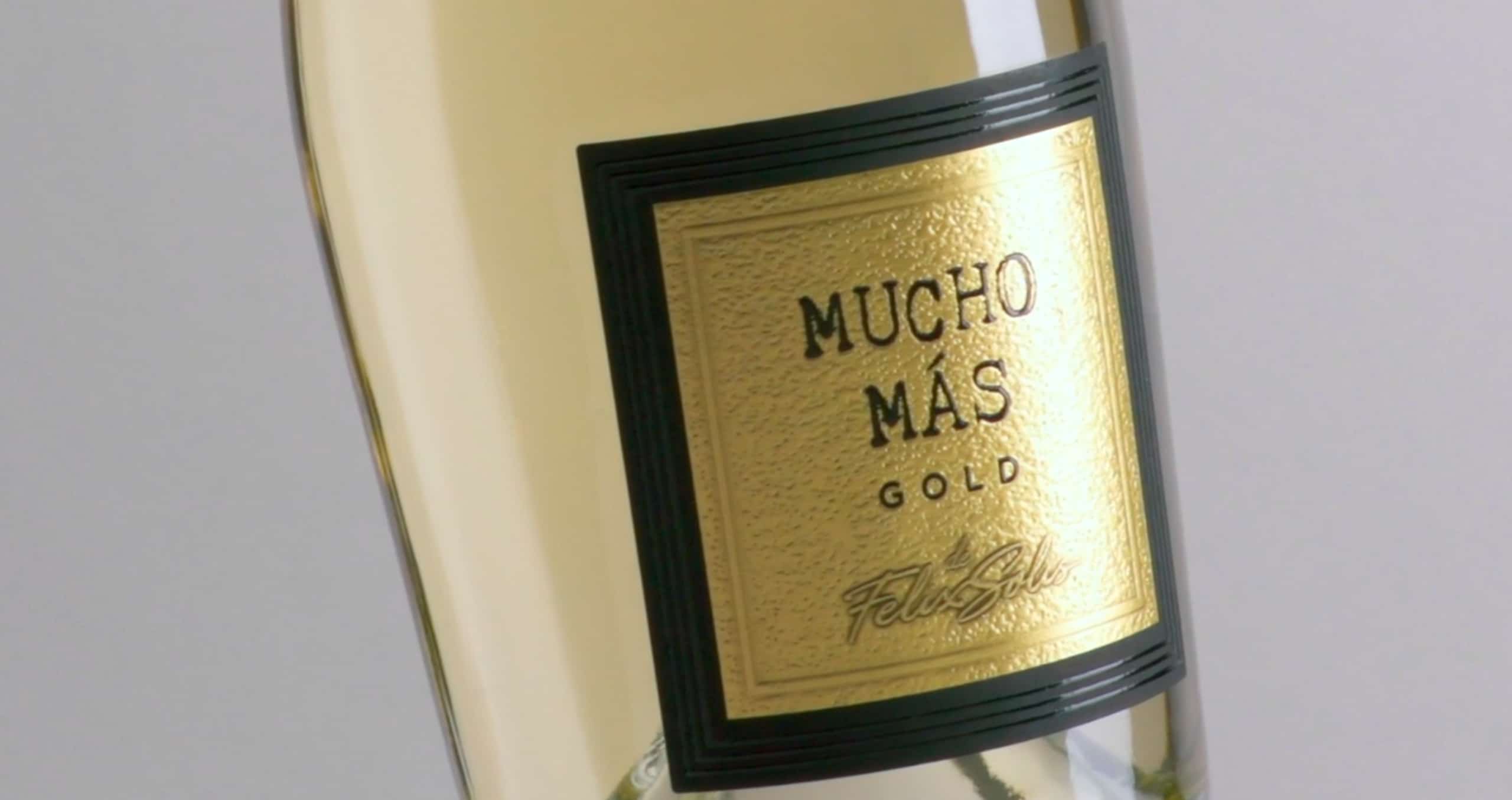 Etiqueta de la botella de vino Mucho Más de Félix Solís